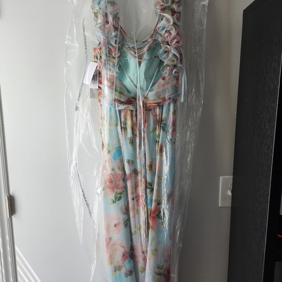 beautiful printed long dress brand new size 10 perfect size, BETSY ADAM brand - Picture 2 of 4